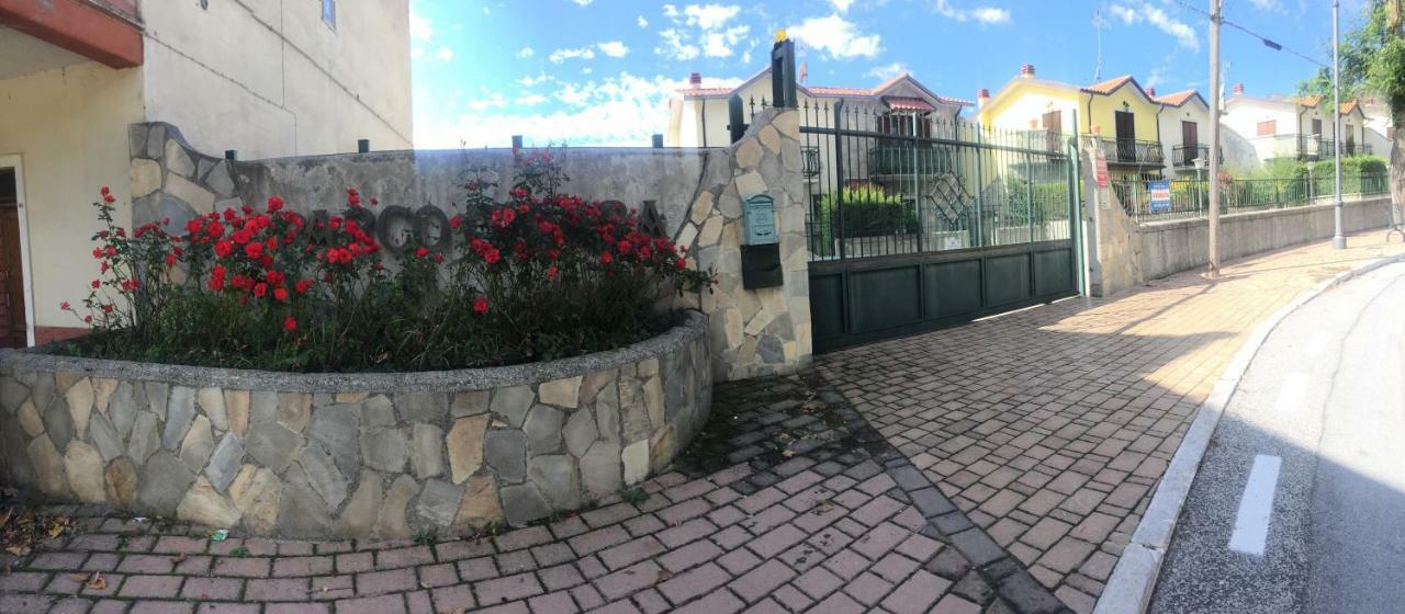 La Petite Maison Apartment Ateleta Exterior photo